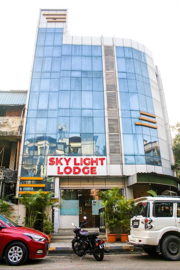 Hotel Skylight 나비뭄바이 외부 사진